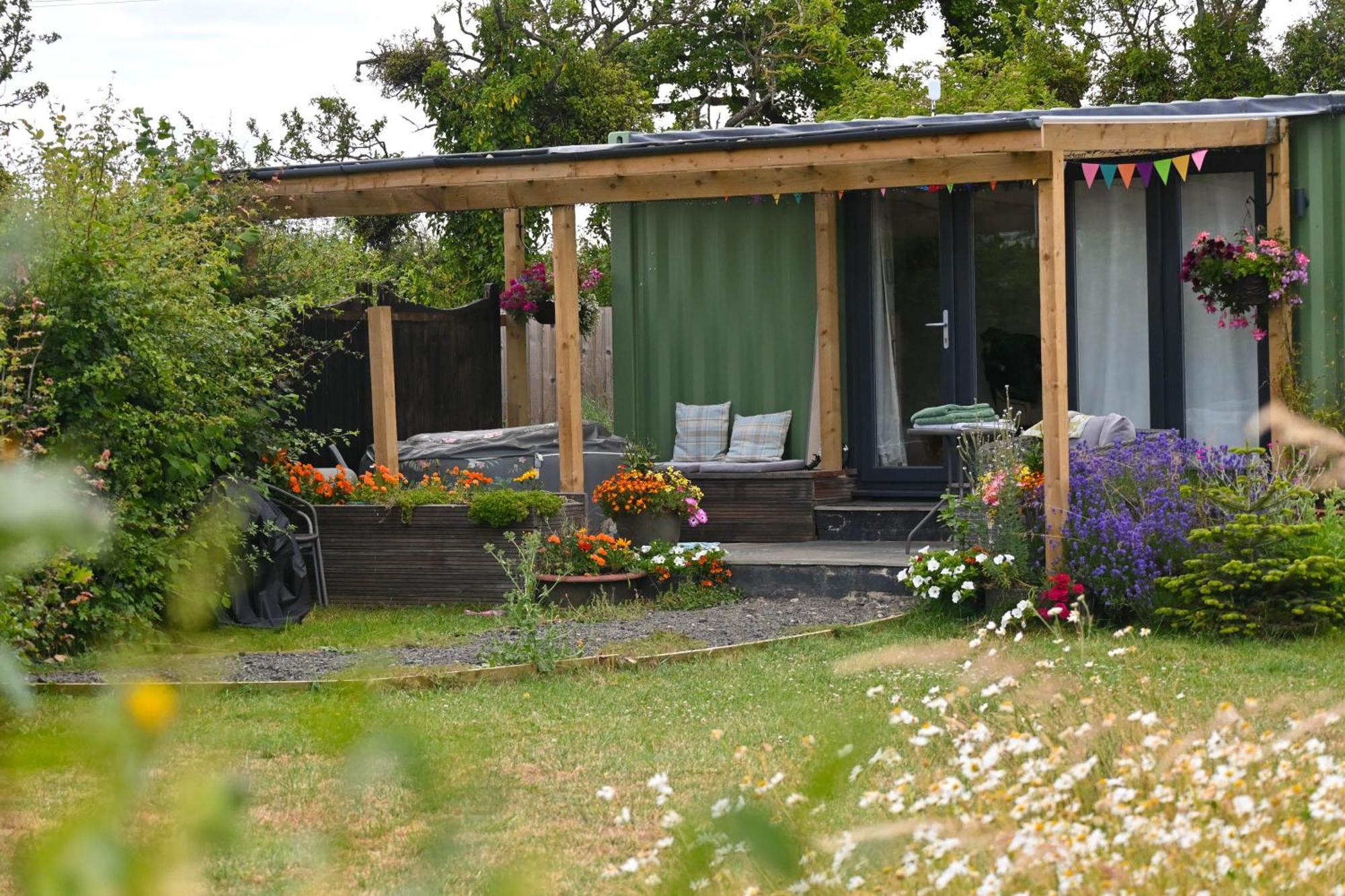 Sweet Pea Cabin Badsey 外观 照片